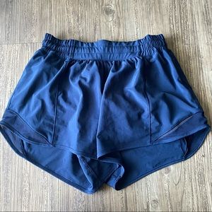 Lululemon Hot High Rise Shorts 4”